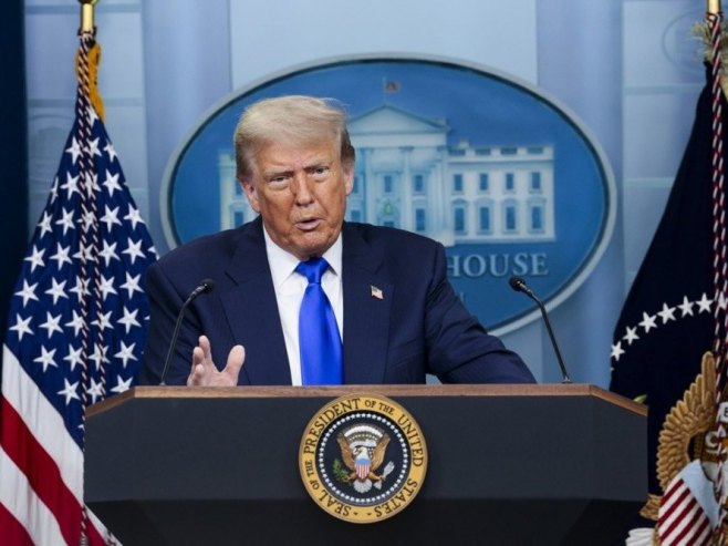 Donald Tramp (foto: EPA/SHAWN THEW) - 